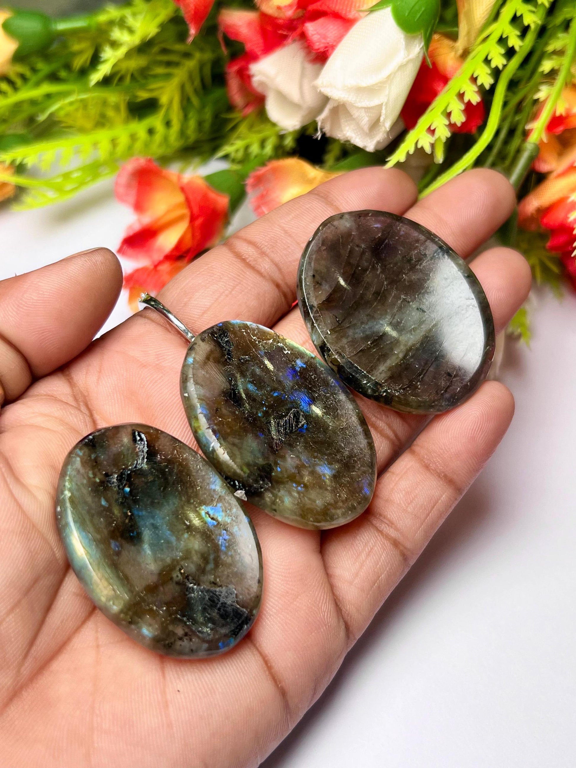 Labradorite Worry Stone – Crystal Worry Stone – Pocket Stone – Healing Crystal - 4.5x3.5cm