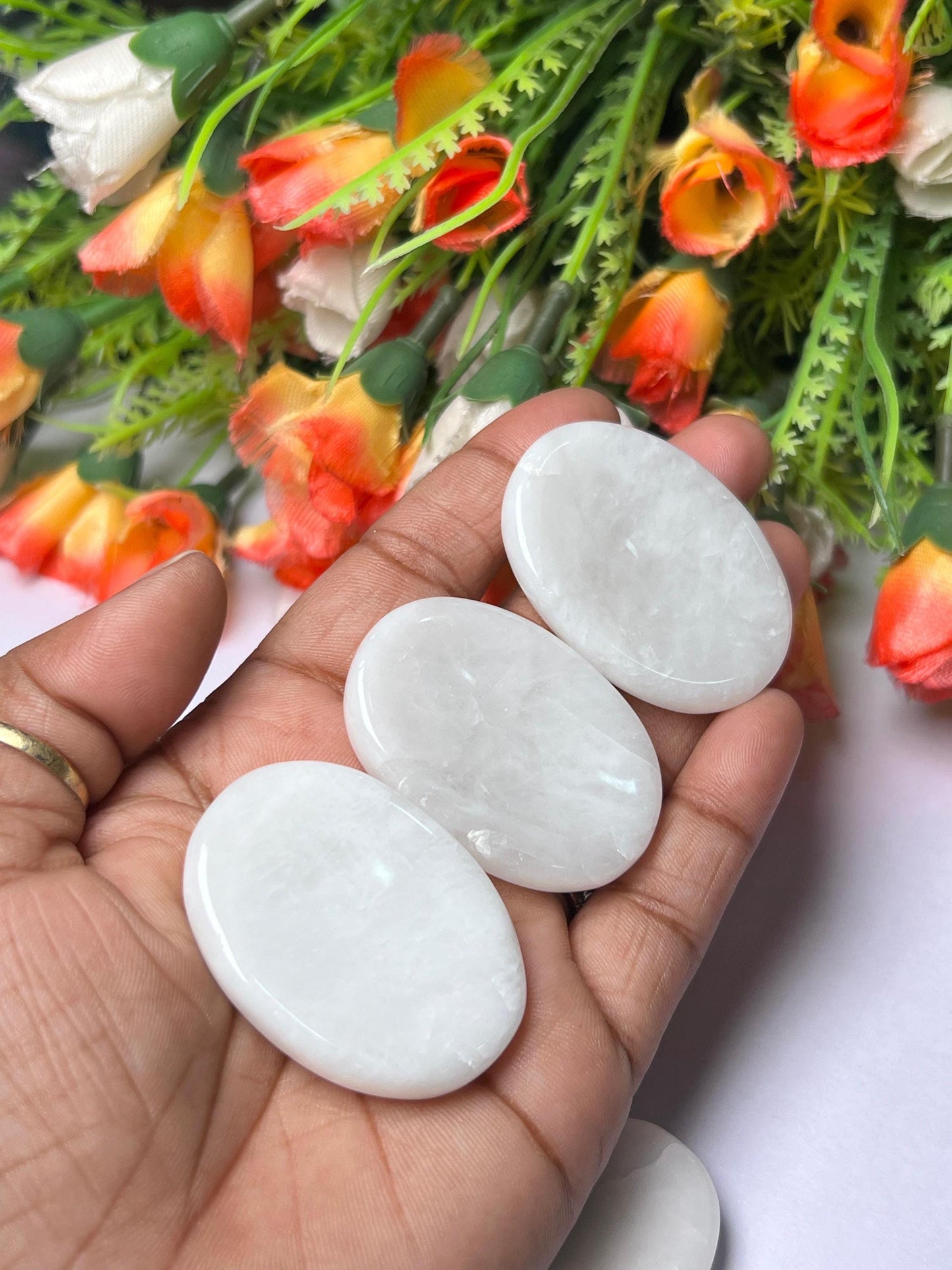 White Agate Worry Stone – Crystal Worry Stone – Pocket Stone – Healing Crystal - 4.5x3.5cm