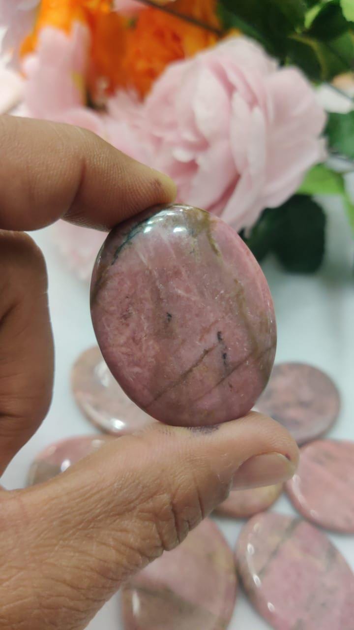 Rhodonite Worry Stone – Crystal Worry Stone – Pocket Stone – Healing Crystal - 4.5x3.5cm