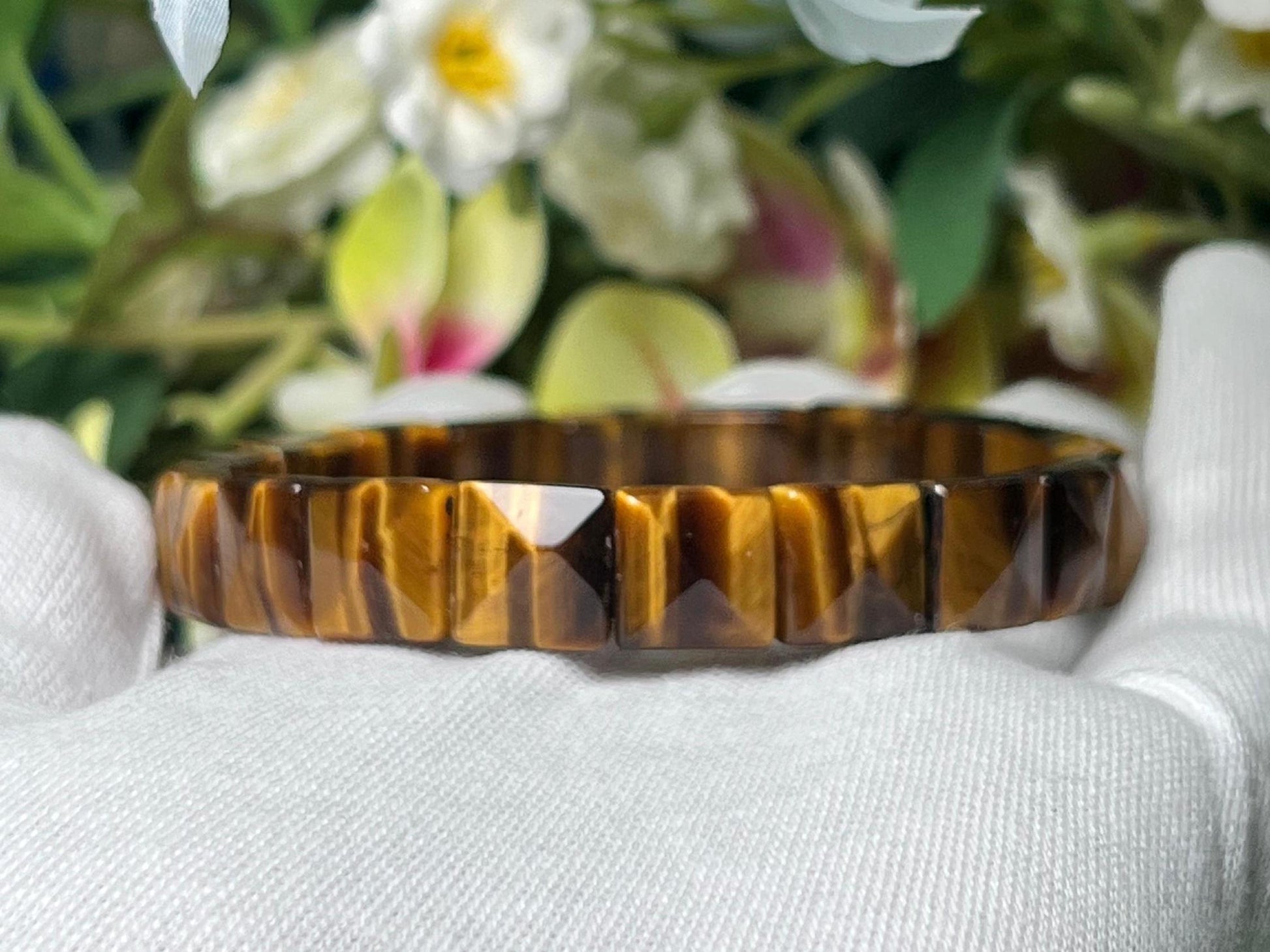 Tiger's Eye Stone Pyramid Shape 10 MM Bracelet