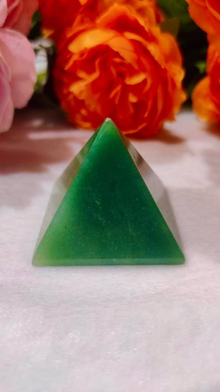 35MM Green Aventurine Gemstone Pyramid, Premium Quality 'A' Grade, Healing Crystals, Crystal Grids, Reiki