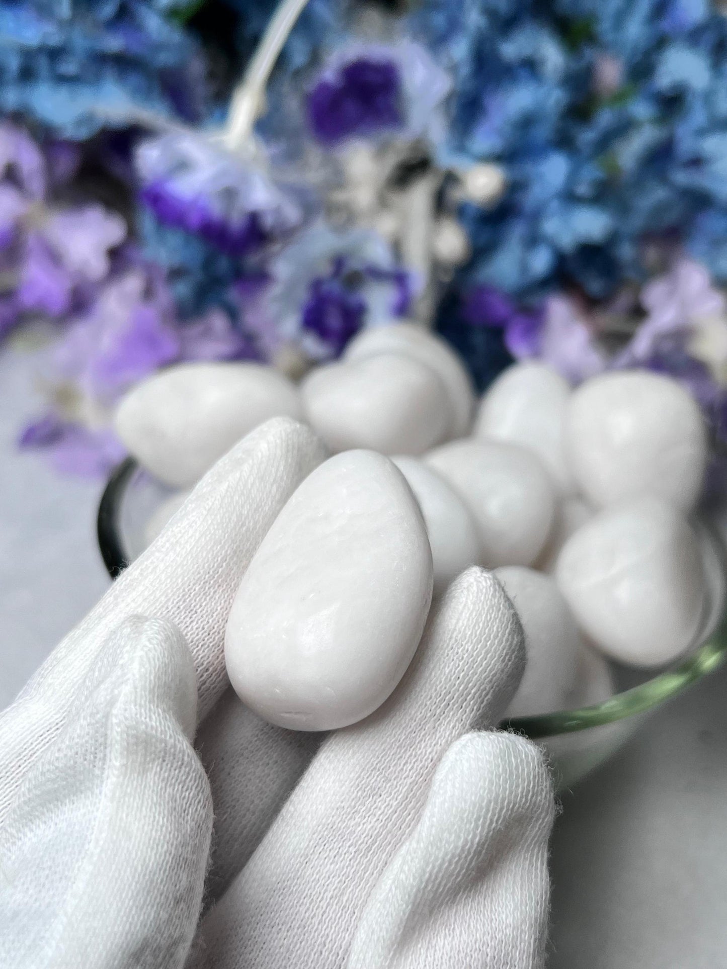 White Stone Tumbled Stone – Spiritual Healing Crystal – Available in Packs of 1, 3, 5, and 10 Pieces (AAAAA+ Quality)