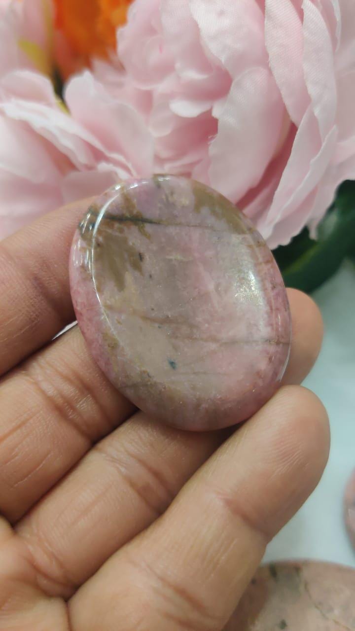 Rhodonite Worry Stone – Crystal Worry Stone – Pocket Stone – Healing Crystal - 4.5x3.5cm