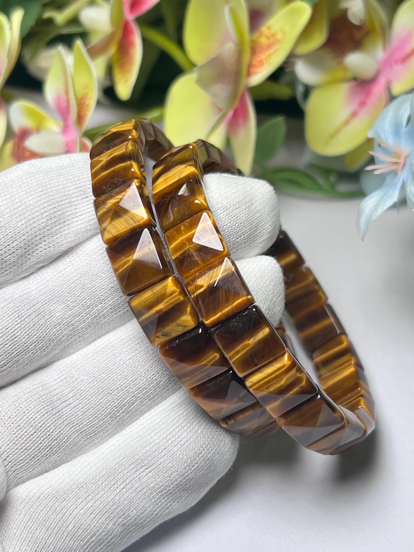 Tiger's Eye Stone Pyramid Shape 10 MM Bracelet