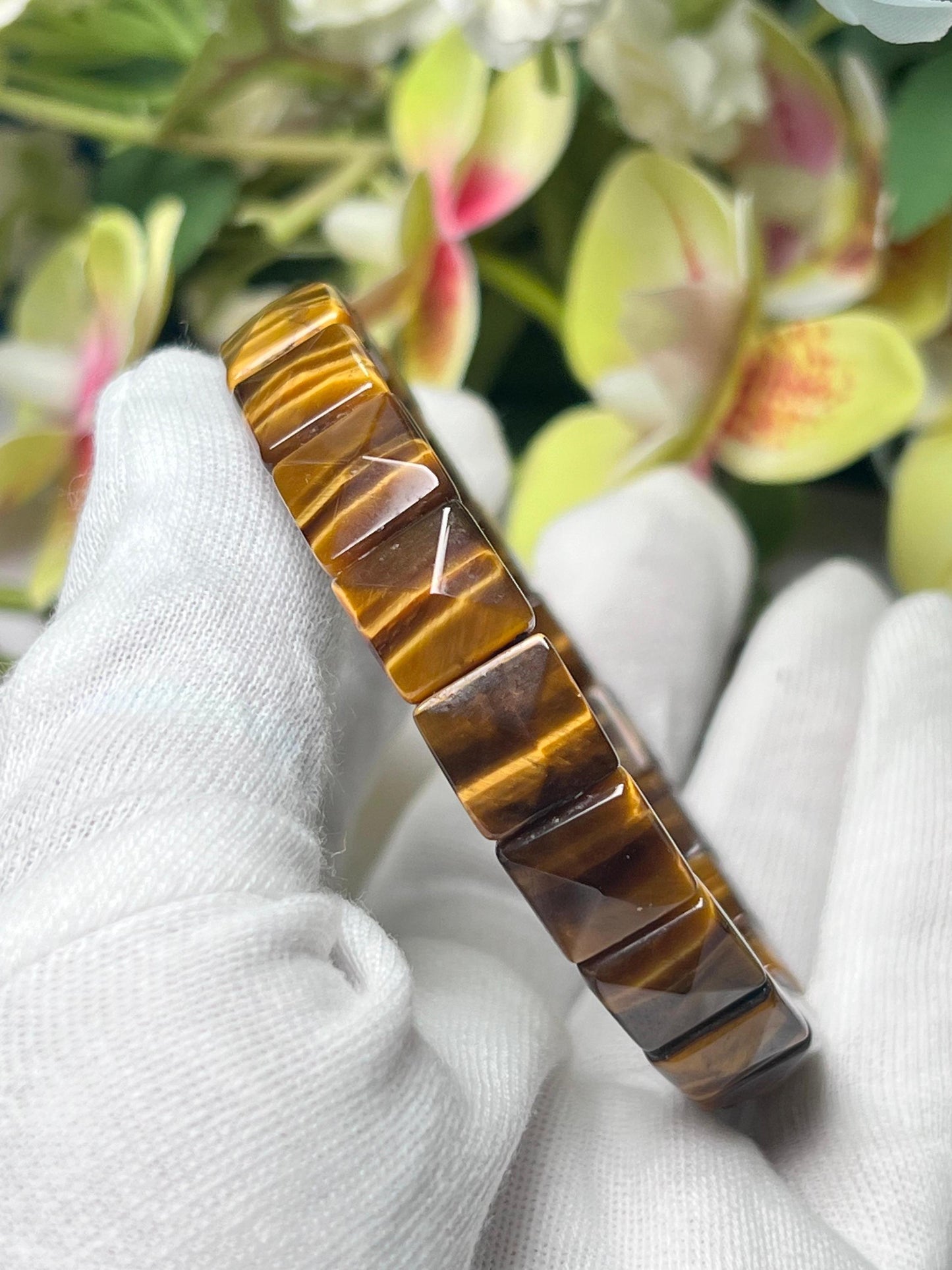 Tiger's Eye Stone Pyramid Shape 10 MM Bracelet