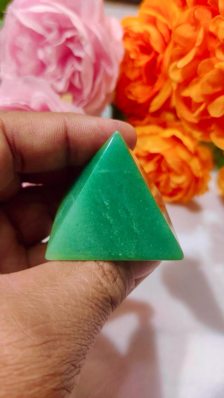 35MM Green Aventurine Gemstone Pyramid, Premium Quality 'A' Grade, Healing Crystals, Crystal Grids, Reiki