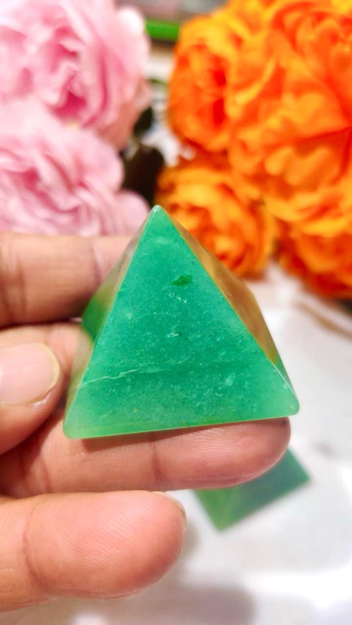 35MM Green Aventurine Gemstone Pyramid, Premium Quality 'A' Grade, Healing Crystals, Crystal Grids, Reiki