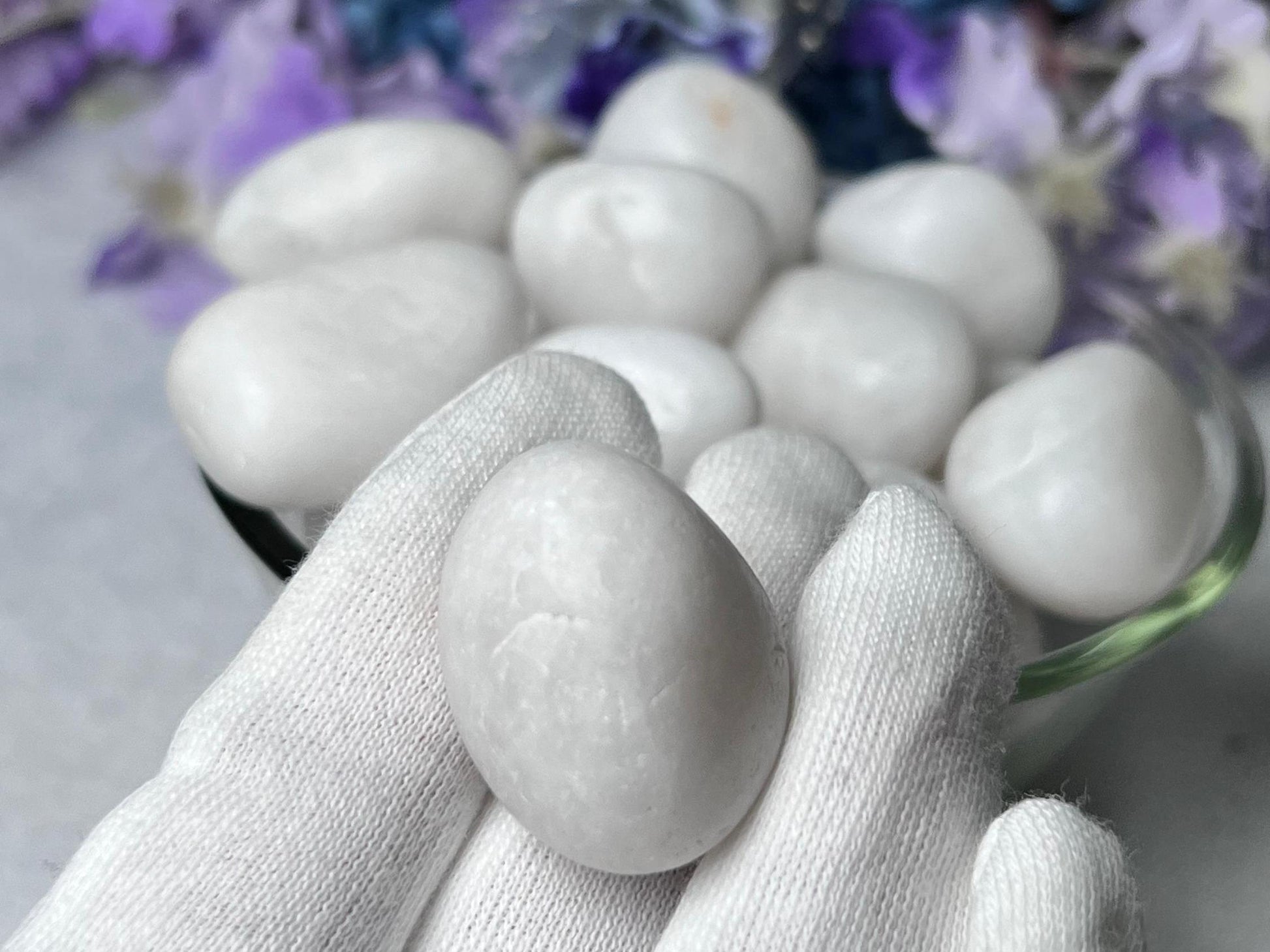 White Stone Tumbled Stone – Spiritual Healing Crystal – Available in Packs of 1, 3, 5, and 10 Pieces (AAAAA+ Quality)