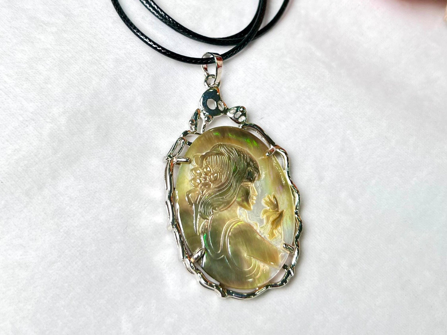 Mother of Pearl Pendant – Handmade Spiritual Jewelry for Calm & Intuition